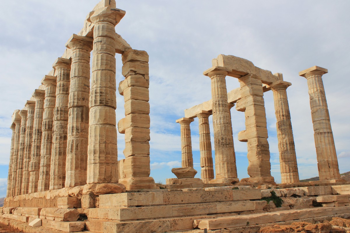 https://mdw-travel-data-us-east-1.s3.amazonaws.com/img/country/Greece/Temple-of-Poseidon/img_00.jpg