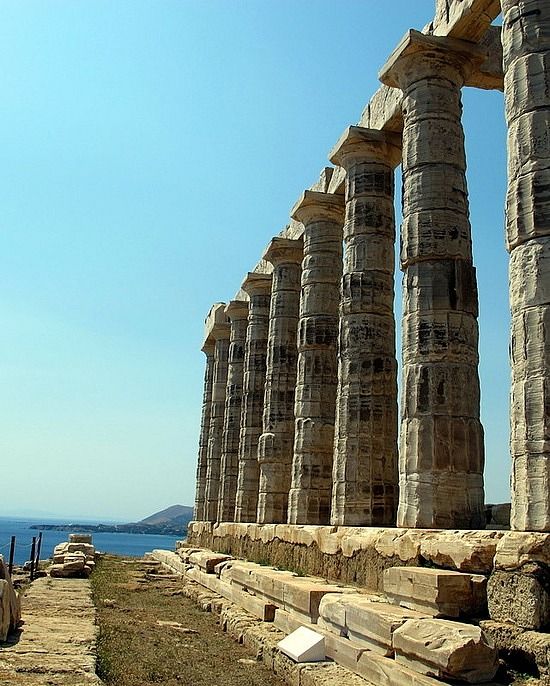 https://mdw-travel-data-us-east-1.s3.amazonaws.com/img/country/Greece/Temple-of-Poseidon/img_01.jpg