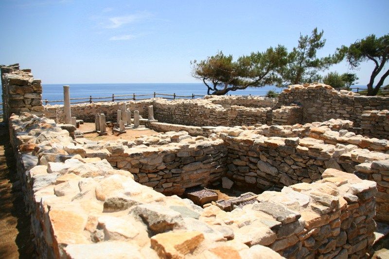 https://mdw-travel-data-us-east-1.s3.amazonaws.com/img/country/Greece/The-Ancient-Walls-of-Thasos/img_01.jpg