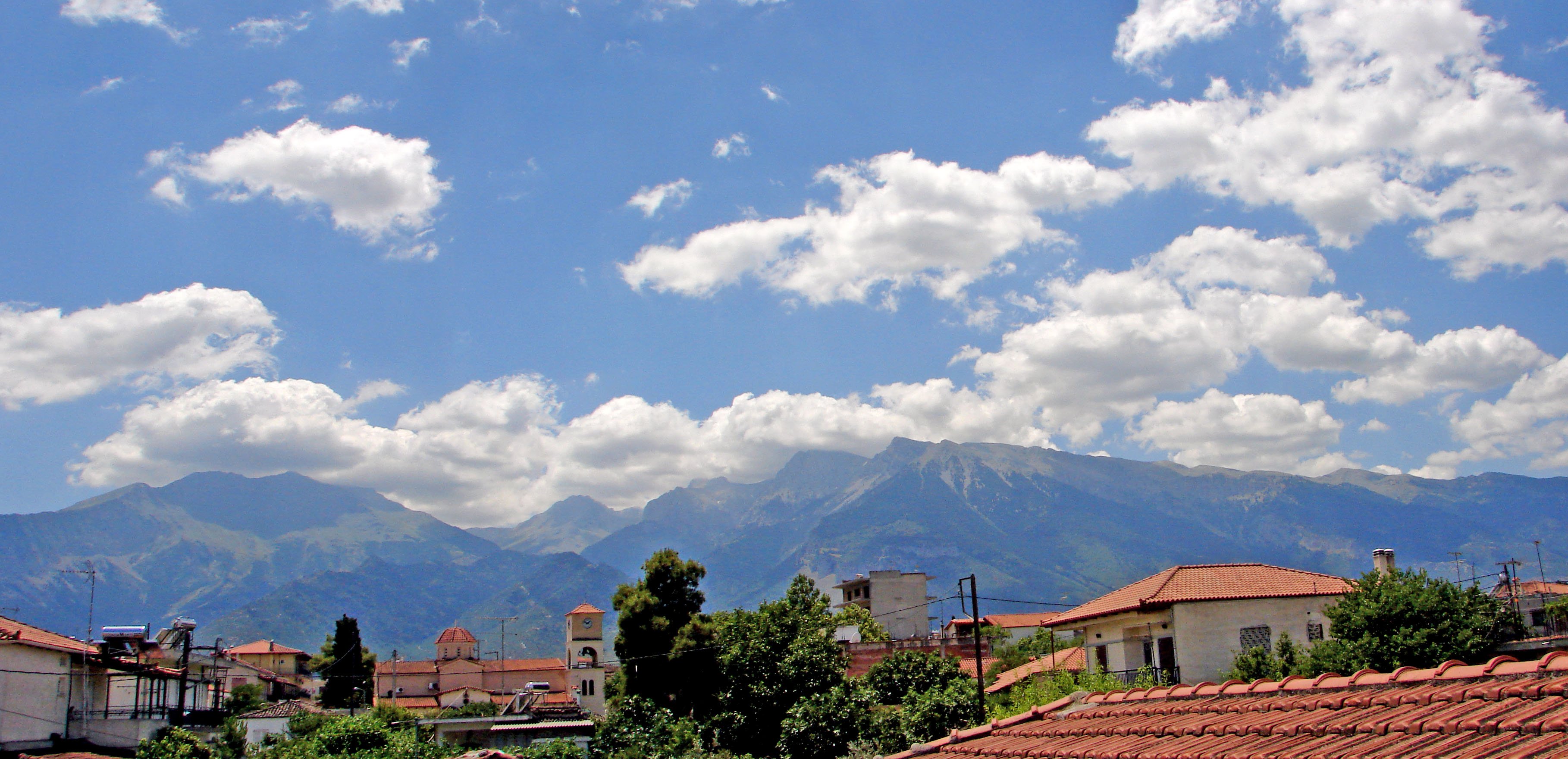 https://mdw-travel-data-us-east-1.s3.amazonaws.com/img/country/Greece/Tithorea/img_02.jpg