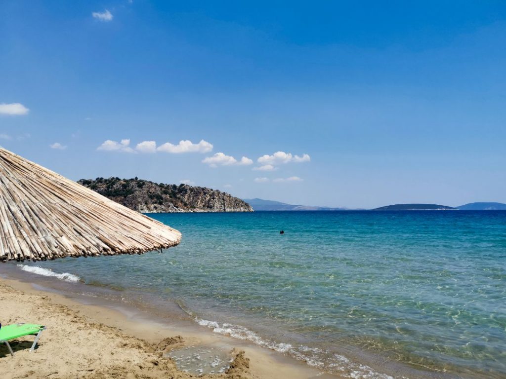 https://mdw-travel-data-us-east-1.s3.amazonaws.com/img/country/Greece/Tolo-Beach/img_02.jpg