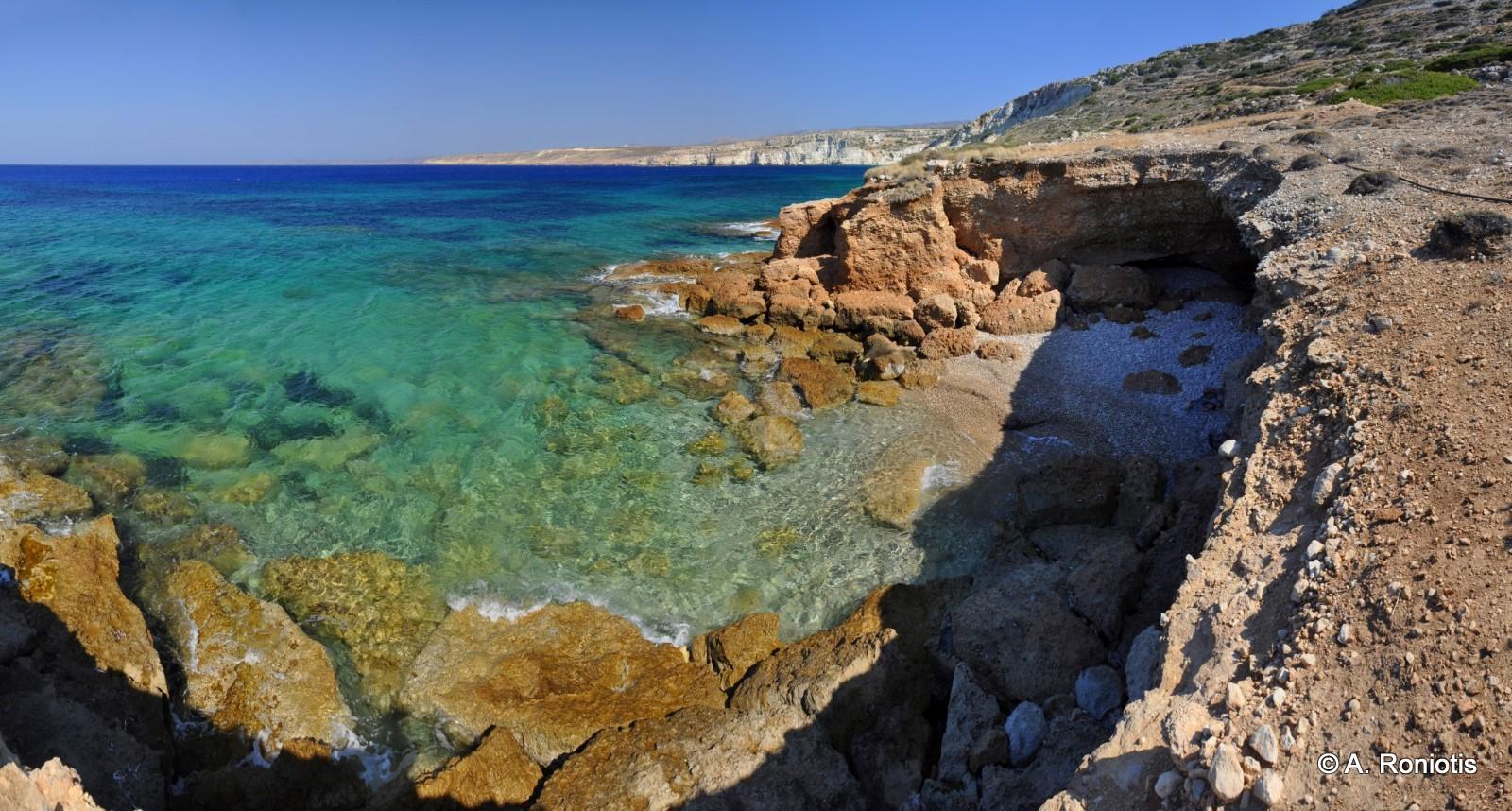 https://mdw-travel-data-us-east-1.s3.amazonaws.com/img/country/Greece/Trahili-Beach/img_01.jpg