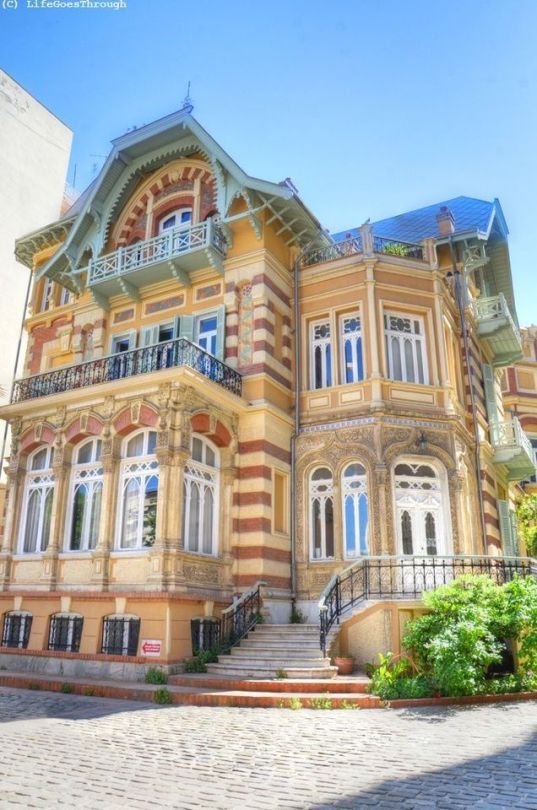 https://mdw-travel-data-us-east-1.s3.amazonaws.com/img/country/Greece/Tsigounis-House/img_02.jpg