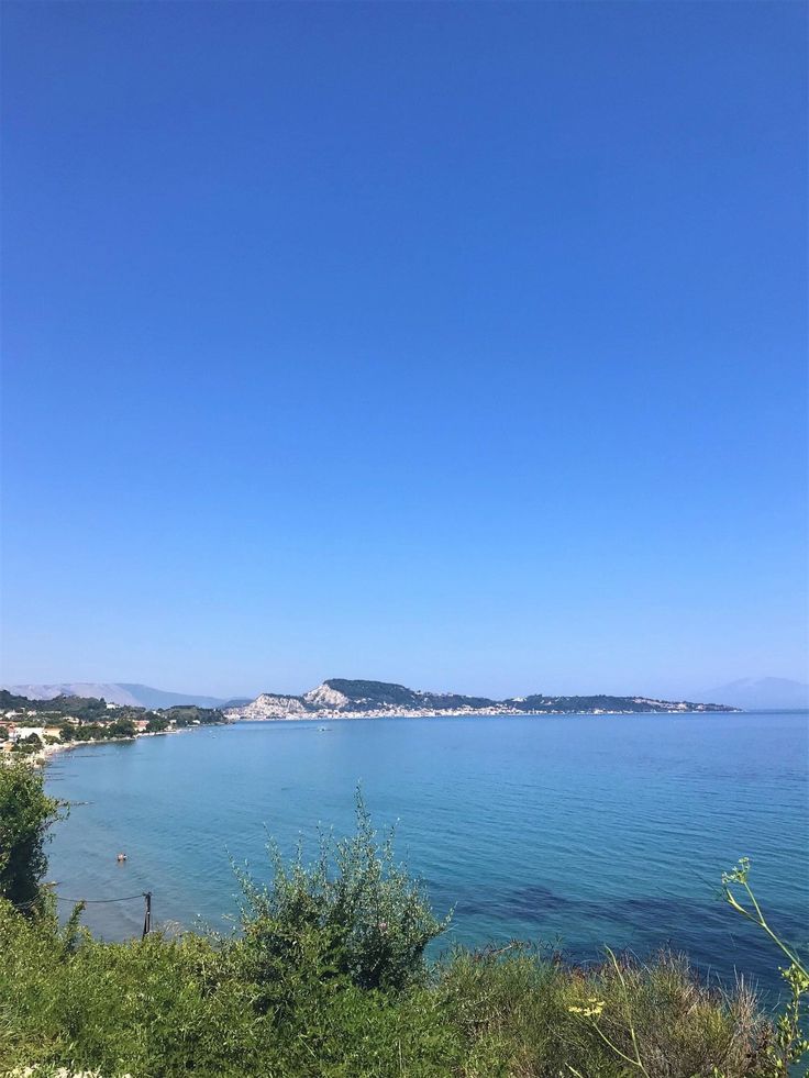 https://mdw-travel-data-us-east-1.s3.amazonaws.com/img/country/Greece/Tsilivi-Beach/img_03.jpg