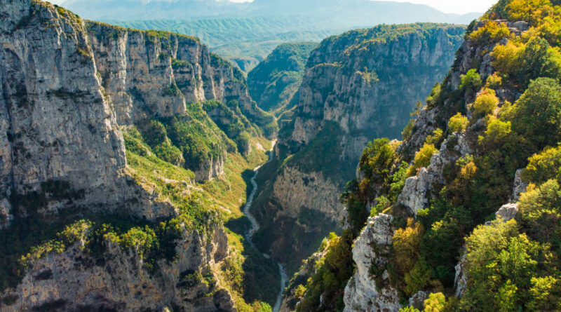 https://mdw-travel-data-us-east-1.s3.amazonaws.com/img/country/Greece/Vikos-Aoos-National-Park/img_01.jpg