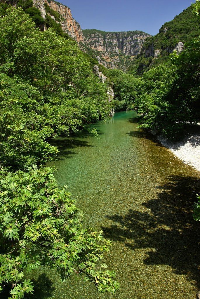 https://mdw-travel-data-us-east-1.s3.amazonaws.com/img/country/Greece/Voidomatis-River/img_02.jpg