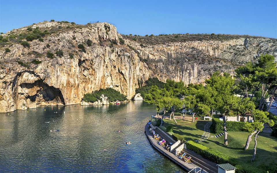 https://mdw-travel-data-us-east-1.s3.amazonaws.com/img/country/Greece/Vouliagmeni-Lake/img_02.jpg