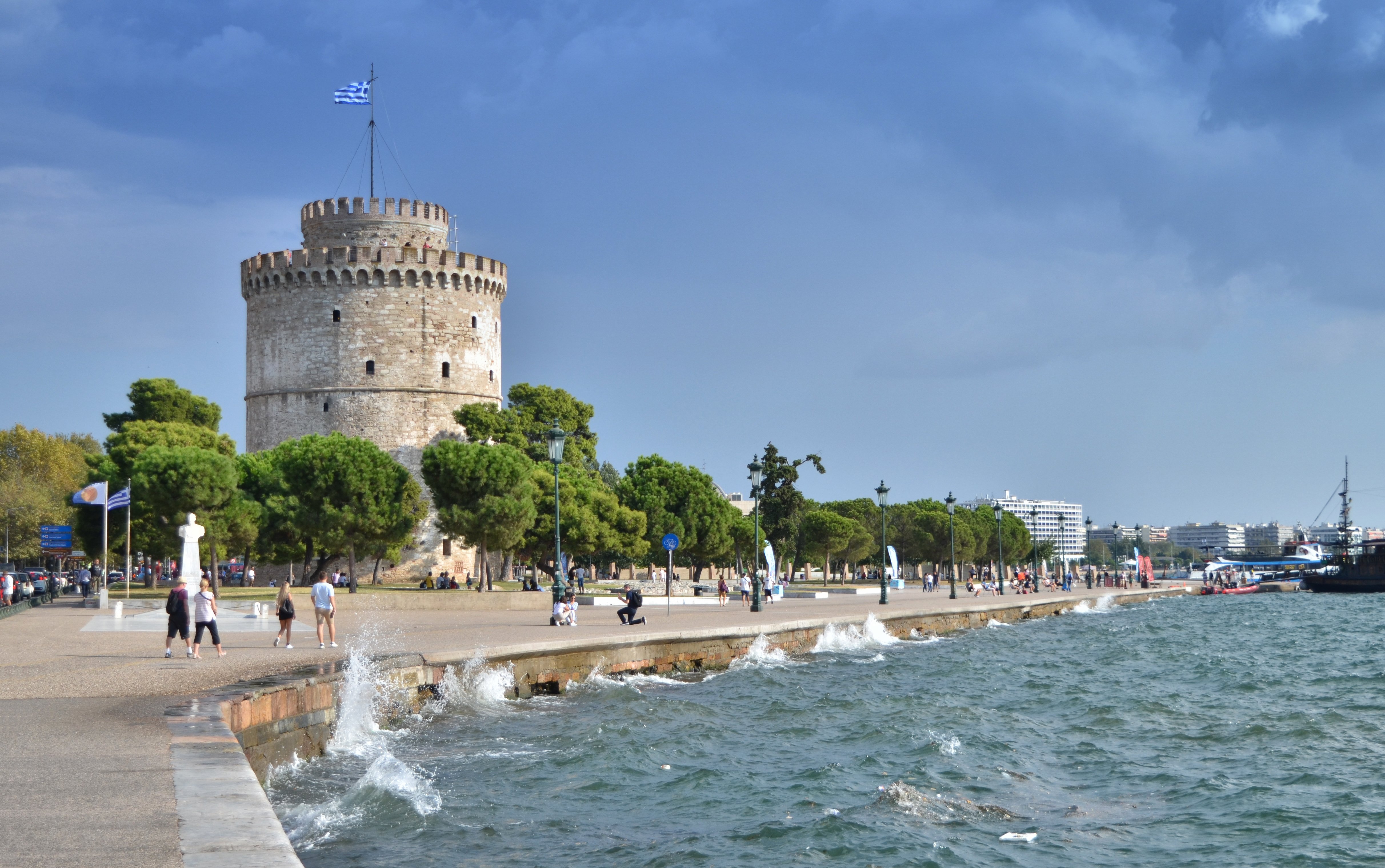 https://mdw-travel-data-us-east-1.s3.amazonaws.com/img/country/Greece/White-Tower-of-Thessaloniki/img_01.jpg