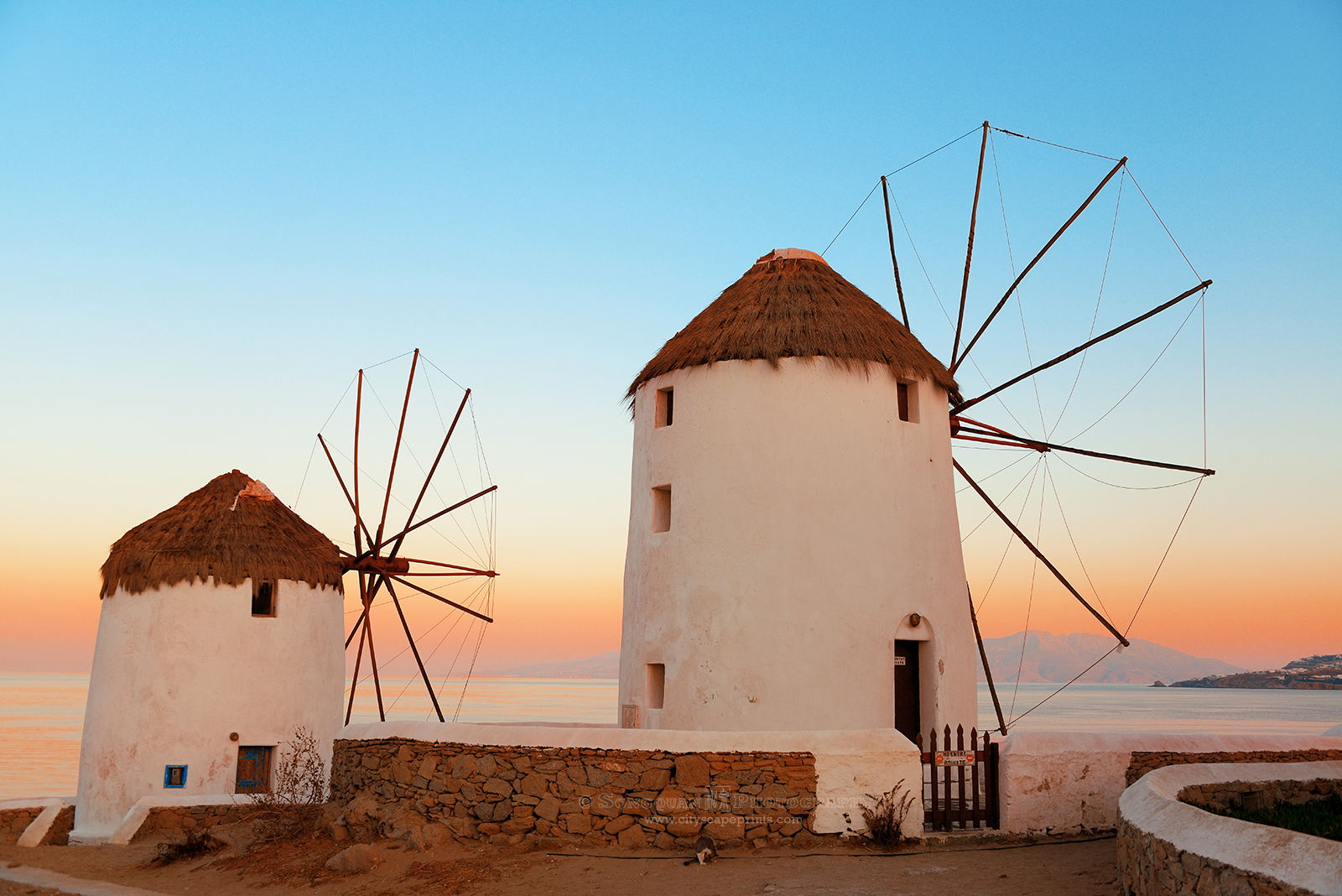 https://mdw-travel-data-us-east-1.s3.amazonaws.com/img/country/Greece/Windmills-of-Mykonos/img_01.jpg