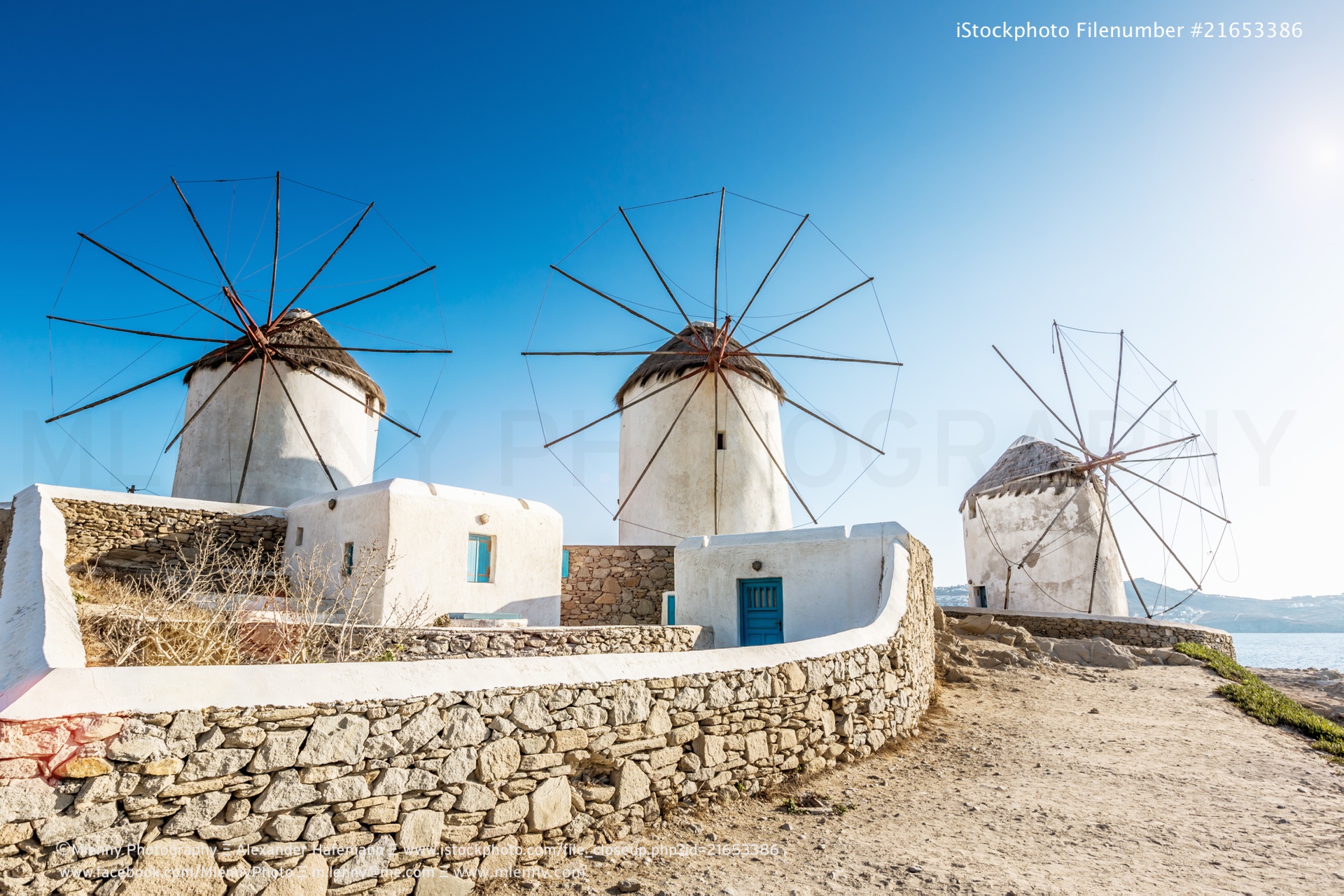 https://mdw-travel-data-us-east-1.s3.amazonaws.com/img/country/Greece/Windmills-of-Mykonos/img_02.jpg