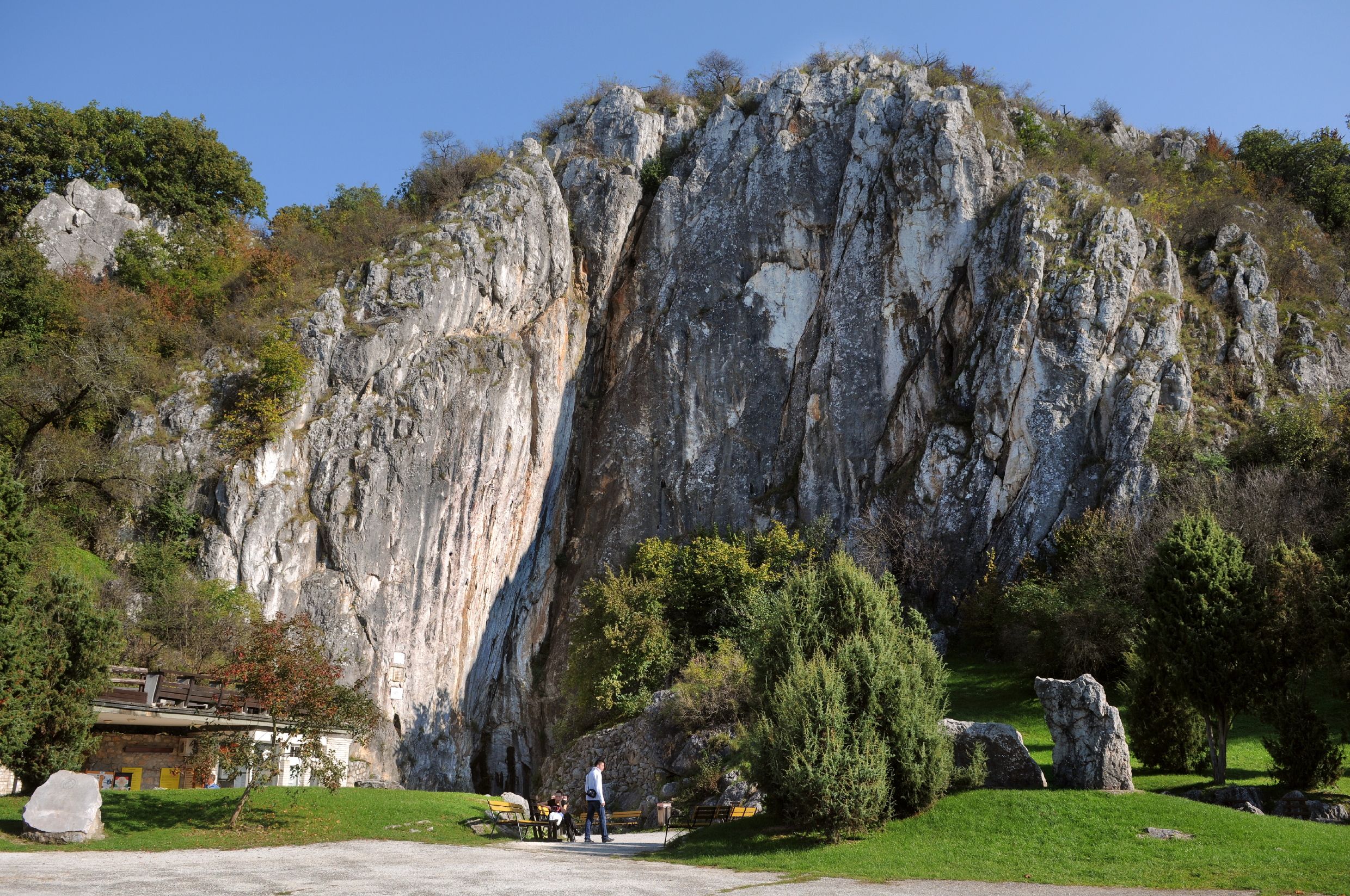 https://mdw-travel-data-us-east-1.s3.amazonaws.com/img/country/Hungary/Aggtelek-National-Park/img_01.jpg