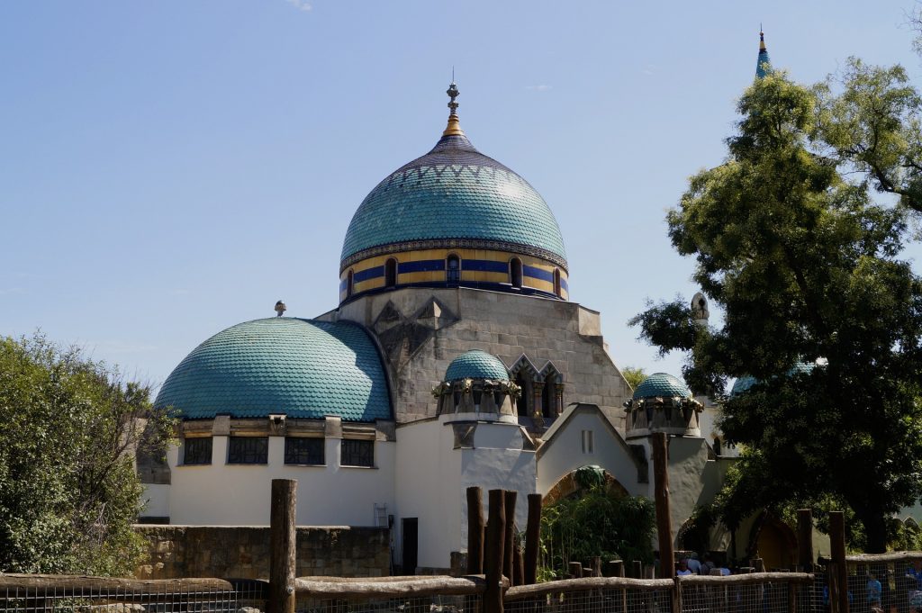 https://mdw-travel-data-us-east-1.s3.amazonaws.com/img/country/Hungary/Alfoldi-Allat--es-Novenykert/img_03.jpg