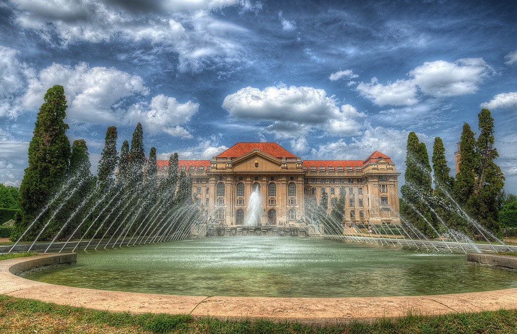 https://mdw-travel-data-us-east-1.s3.amazonaws.com/img/country/Hungary/Baptist-Church-Debrecen/img_02.jpg
