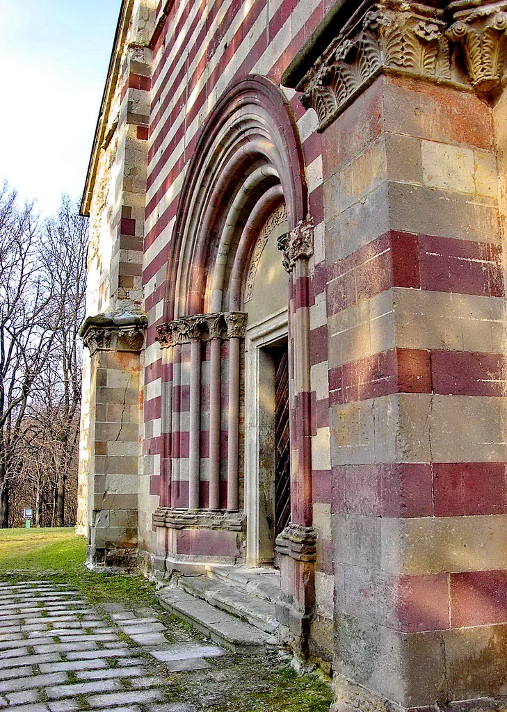 https://mdw-travel-data-us-east-1.s3.amazonaws.com/img/country/Hungary/Belapatfalva-Abbey-Ruins/img_01.jpg