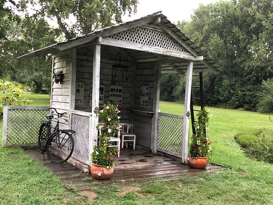 https://mdw-travel-data-us-east-1.s3.amazonaws.com/img/country/Hungary/Botanical-Garden-of-the-University-of-Szeged/img_03.jpg