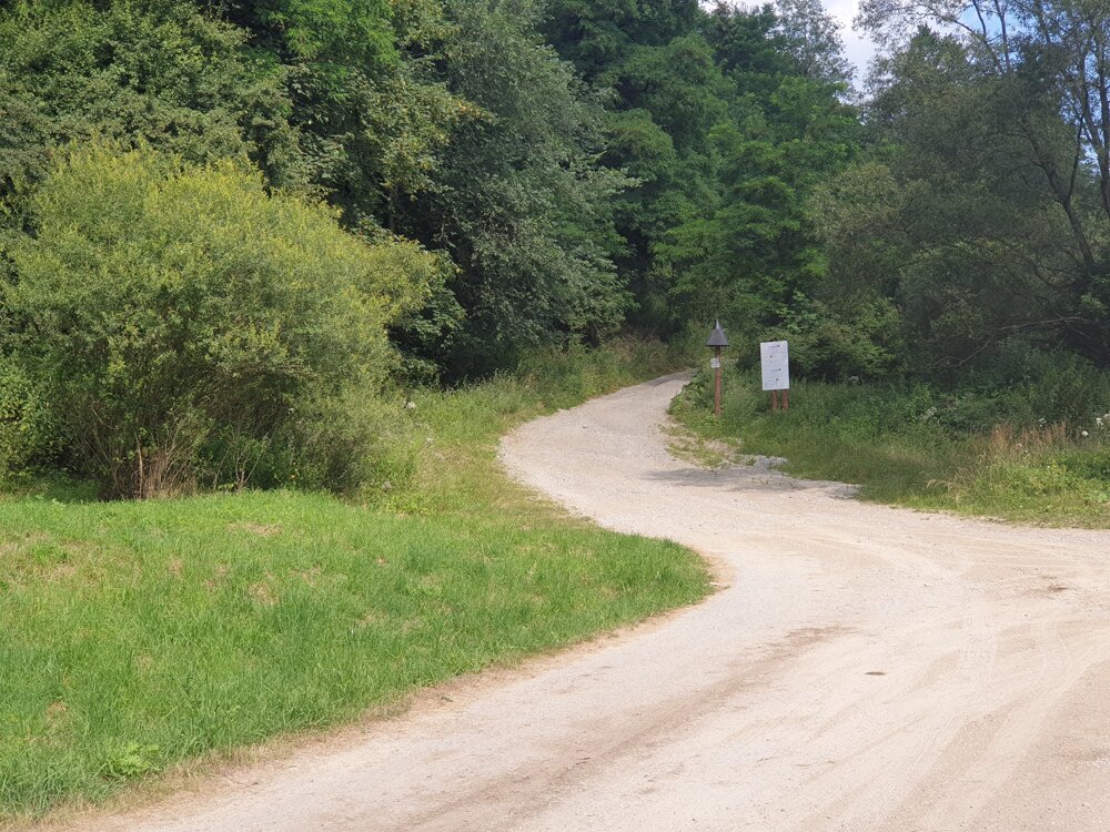 https://mdw-travel-data-us-east-1.s3.amazonaws.com/img/country/Hungary/Calvary-Lookout-Tower/img_02.jpg
