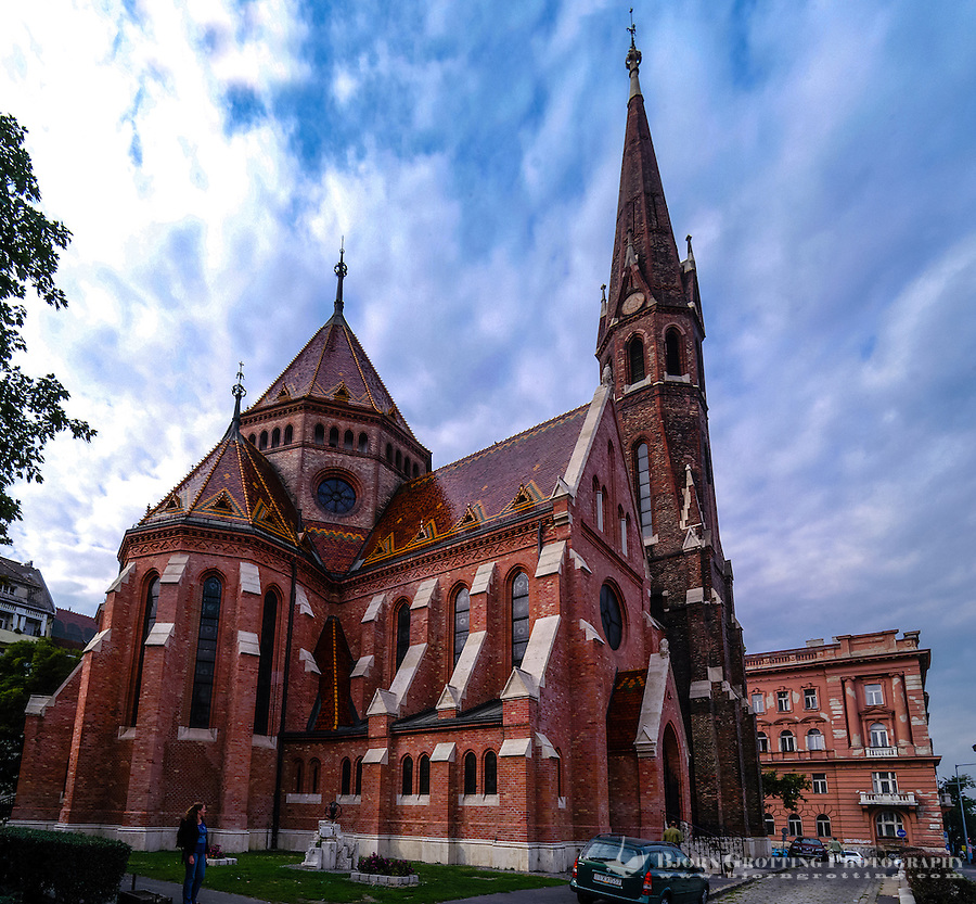 https://mdw-travel-data-us-east-1.s3.amazonaws.com/img/country/Hungary/Calvinist-Church/img_02.jpg