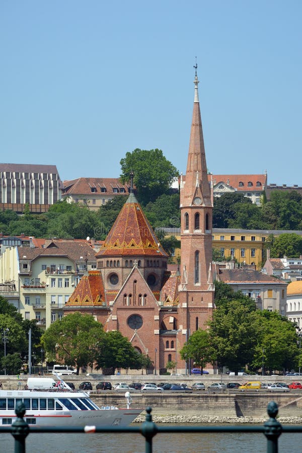 https://mdw-travel-data-us-east-1.s3.amazonaws.com/img/country/Hungary/Calvinist-Church/img_03.jpg