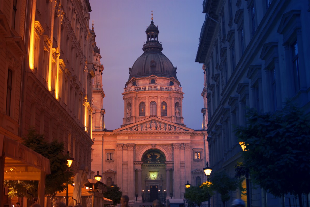 https://mdw-travel-data-us-east-1.s3.amazonaws.com/img/country/Hungary/Cathedral-Museum/img_00.jpg