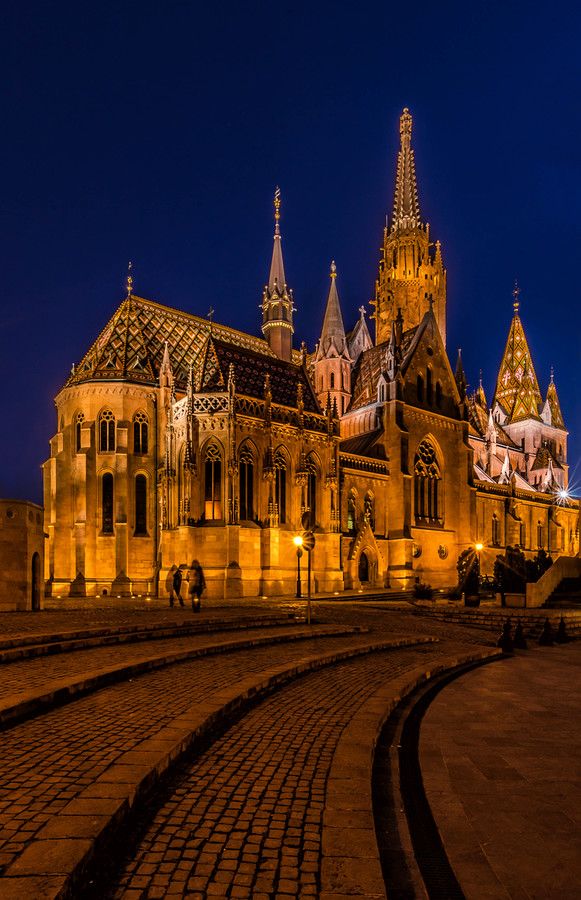 https://mdw-travel-data-us-east-1.s3.amazonaws.com/img/country/Hungary/Catholic-Church-Szekszard/img_03.jpg