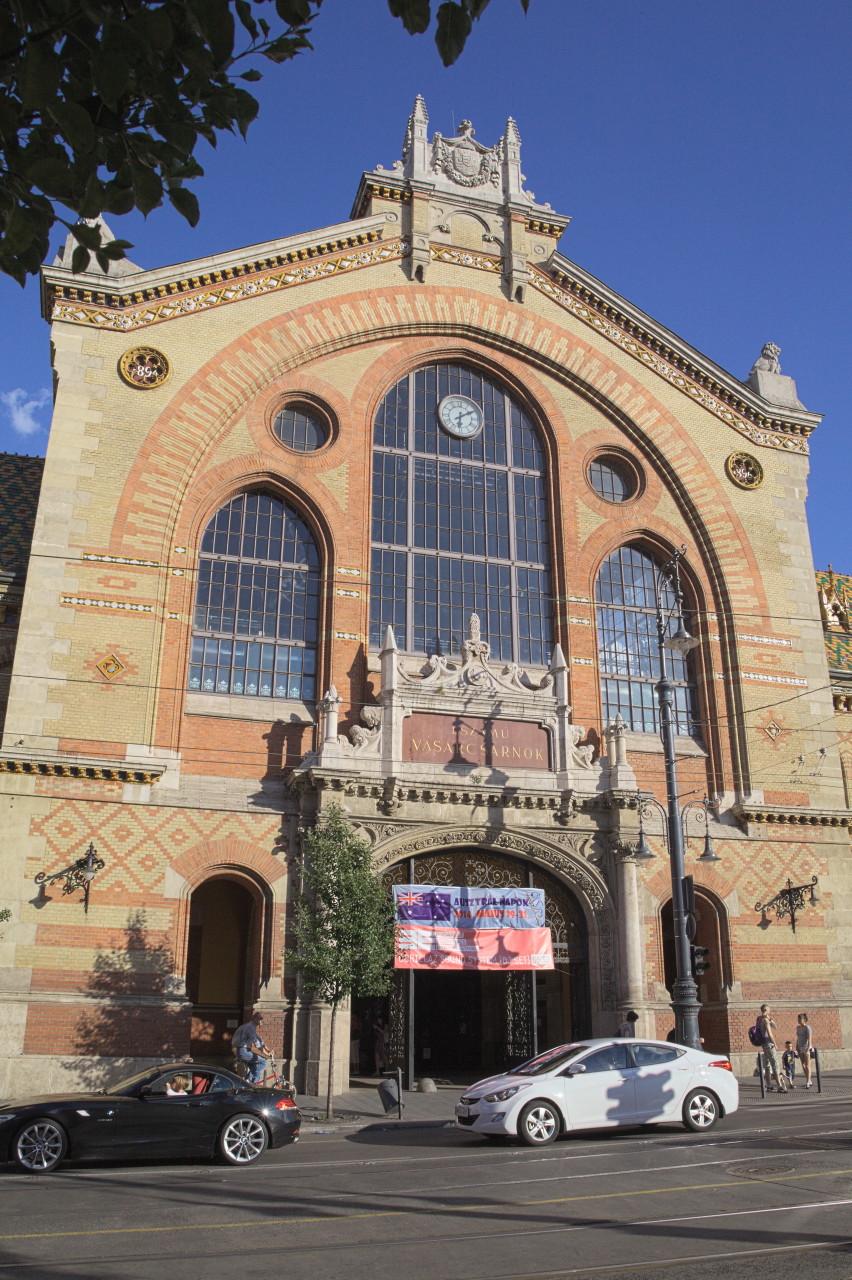 https://mdw-travel-data-us-east-1.s3.amazonaws.com/img/country/Hungary/Central-Market-Hall/img_03.jpg