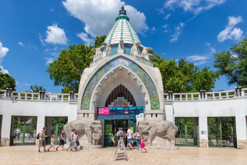 https://mdw-travel-data-us-east-1.s3.amazonaws.com/img/country/Hungary/Central-Zoo/img_02.jpg