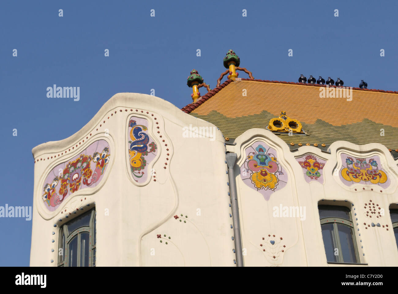 https://mdw-travel-data-us-east-1.s3.amazonaws.com/img/country/Hungary/Cifra-Palace/img_03.jpg