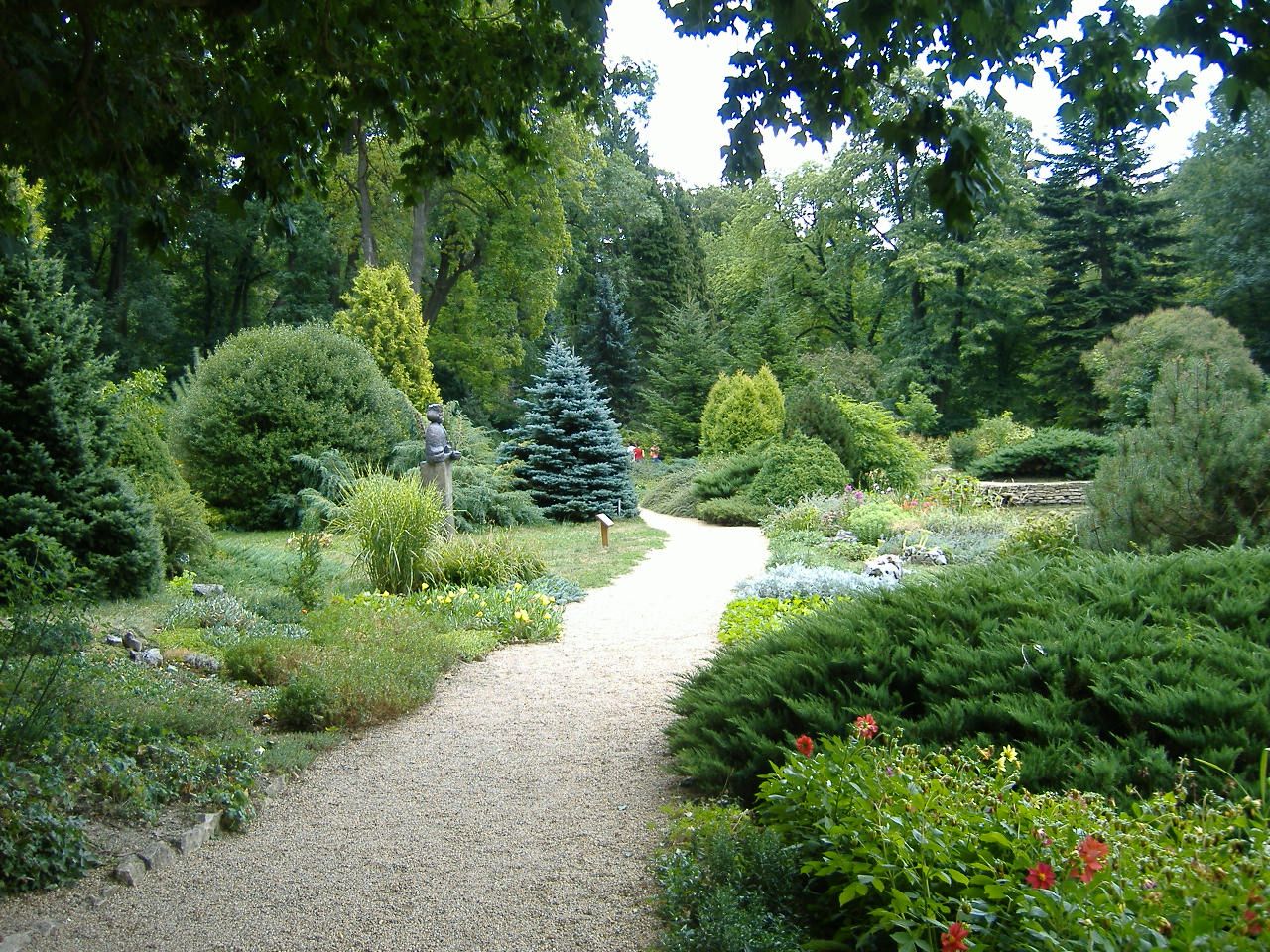 https://mdw-travel-data-us-east-1.s3.amazonaws.com/img/country/Hungary/Conservation-Park-and-Arboretum/img_03.jpg