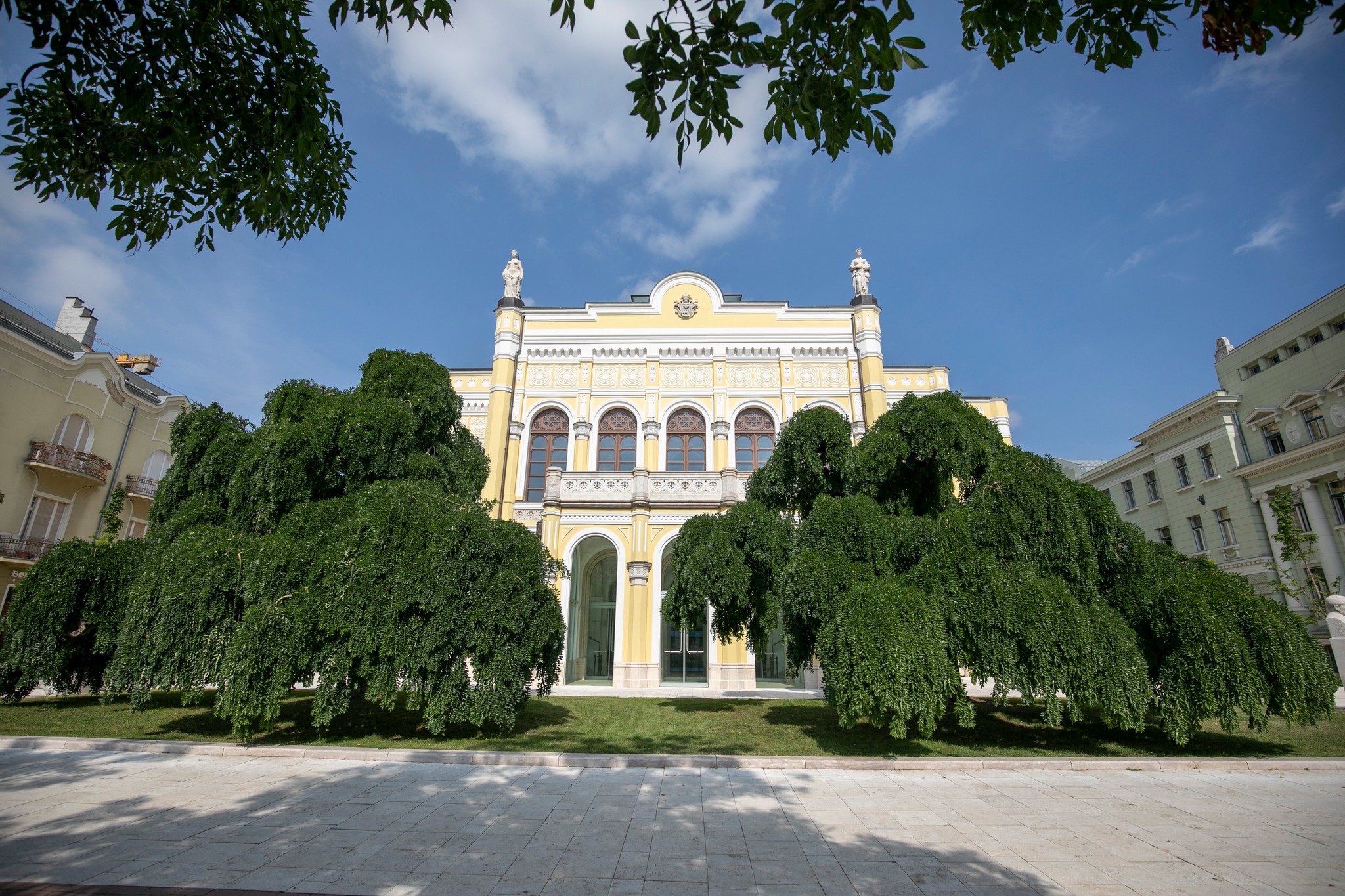 https://mdw-travel-data-us-east-1.s3.amazonaws.com/img/country/Hungary/Csokonai-Theatre/img_02.jpg