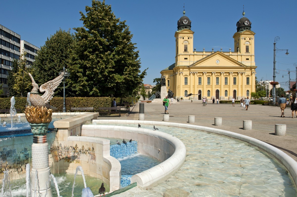 https://mdw-travel-data-us-east-1.s3.amazonaws.com/img/country/Hungary/Debrecen-Great-Forest-Park/img_02.jpg