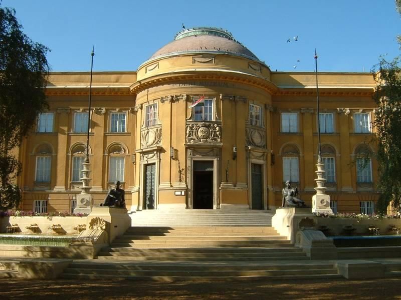 https://mdw-travel-data-us-east-1.s3.amazonaws.com/img/country/Hungary/Deri-Museum/img_03.jpg