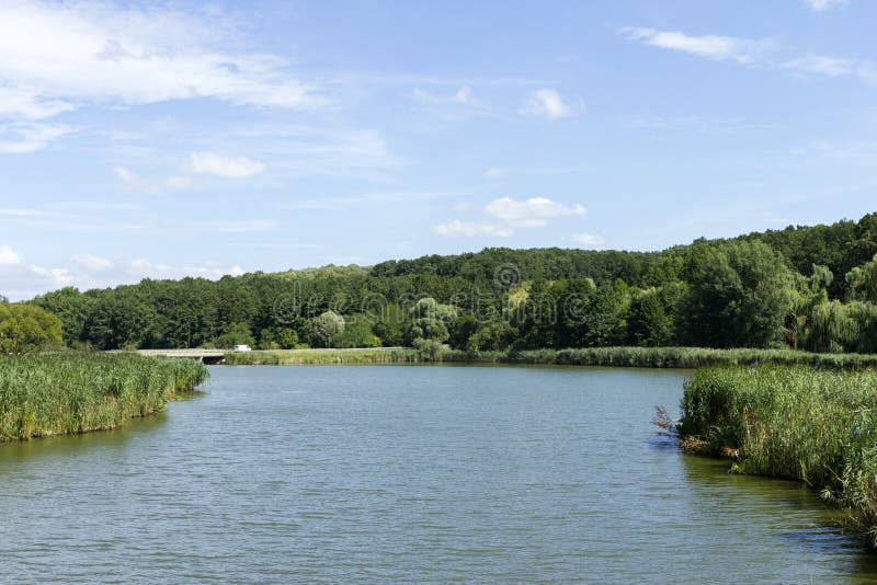 https://mdw-travel-data-us-east-1.s3.amazonaws.com/img/country/Hungary/Deseda-Lake/img_02.jpg