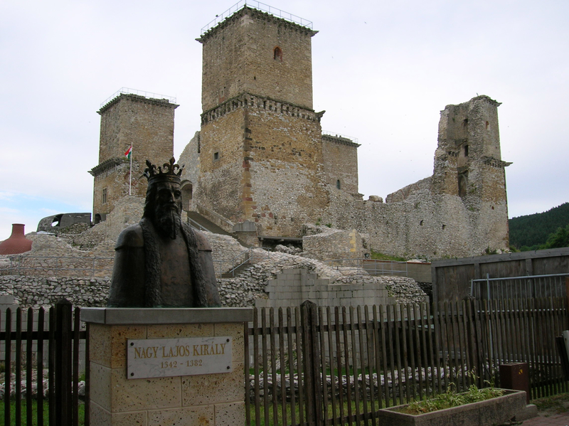 https://mdw-travel-data-us-east-1.s3.amazonaws.com/img/country/Hungary/Diosgyor-Castle/img_03.jpg