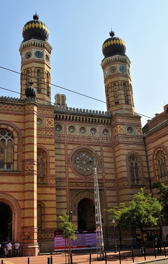 https://mdw-travel-data-us-east-1.s3.amazonaws.com/img/country/Hungary/Dohany-Street-Synagogue/img_02.jpg