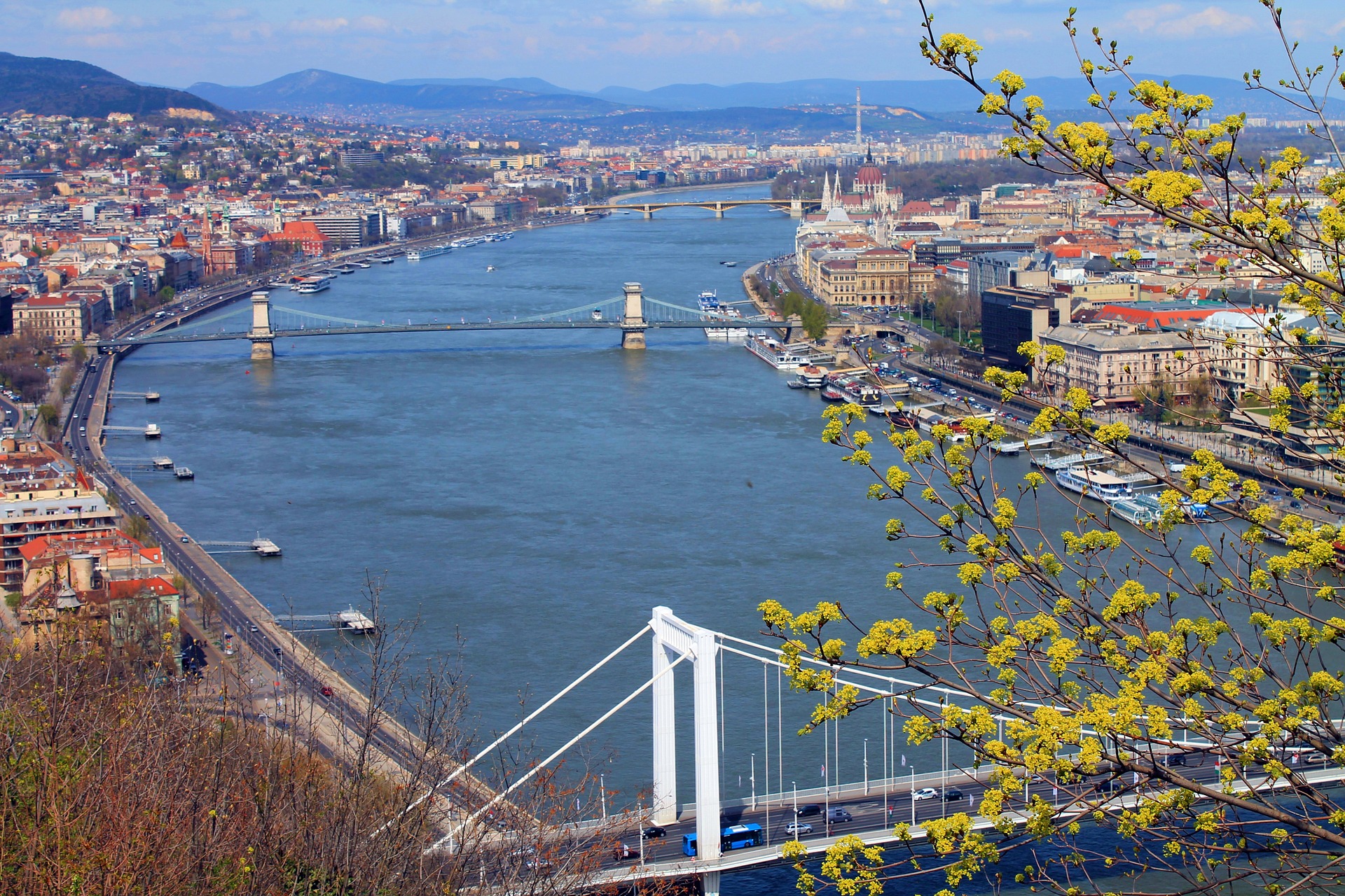 https://mdw-travel-data-us-east-1.s3.amazonaws.com/img/country/Hungary/Drava-River/img_02.jpg