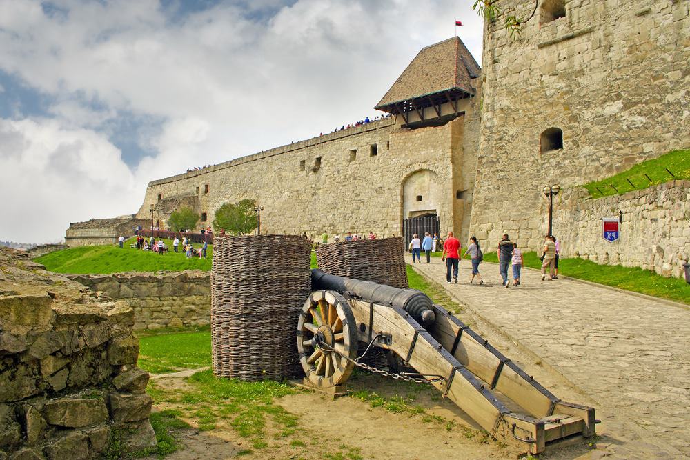 https://mdw-travel-data-us-east-1.s3.amazonaws.com/img/country/Hungary/Eger-Castle-Museum/img_00.jpg