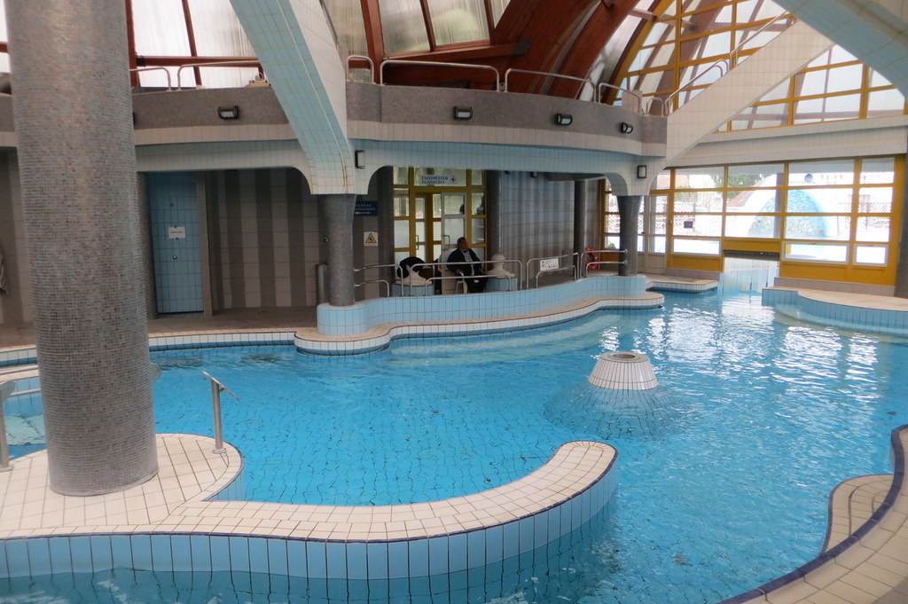 https://mdw-travel-data-us-east-1.s3.amazonaws.com/img/country/Hungary/Eger-Thermal-Bath/img_05.jpg