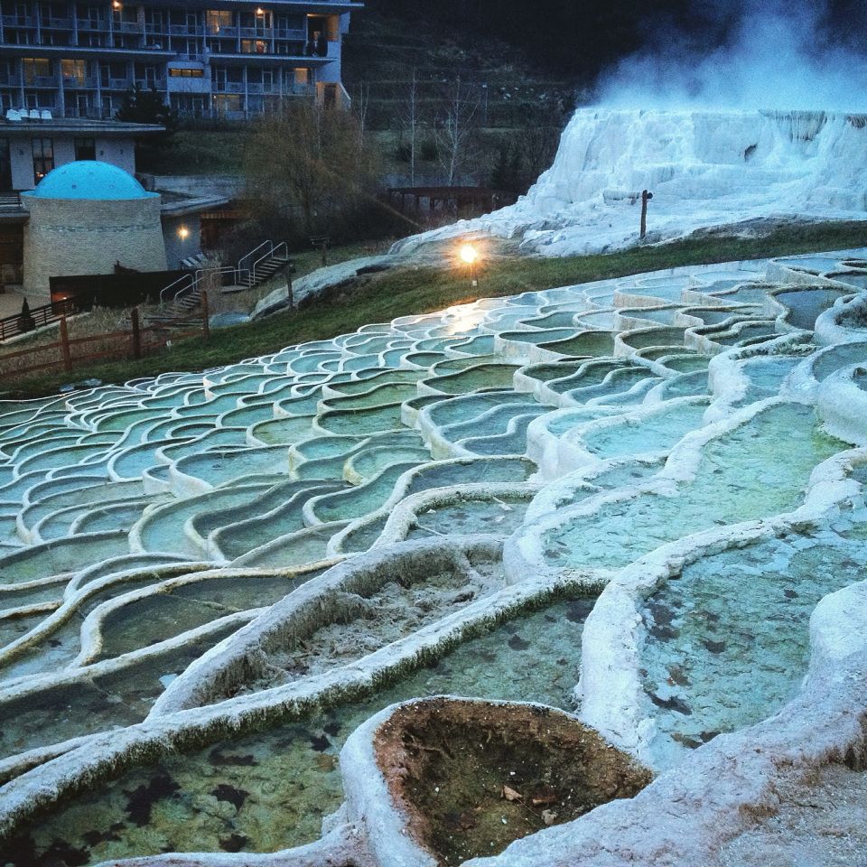 https://mdw-travel-data-us-east-1.s3.amazonaws.com/img/country/Hungary/Egerszalok-Thermal-Bath/img_01.jpg