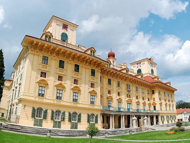 https://mdw-travel-data-us-east-1.s3.amazonaws.com/img/country/Hungary/Esterhazy-Castle-Eisenstadt-Austria/img_02.jpg