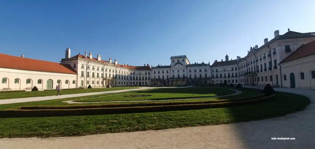 https://mdw-travel-data-us-east-1.s3.amazonaws.com/img/country/Hungary/Esterhazy-Palace/img_01.jpg