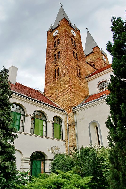 https://mdw-travel-data-us-east-1.s3.amazonaws.com/img/country/Hungary/Felsoegyhazas-Reformed-Church/img_01.jpg