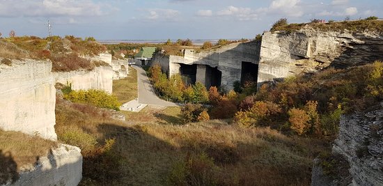 https://mdw-travel-data-us-east-1.s3.amazonaws.com/img/country/Hungary/Fertorakos-Quarry/img_01.jpg