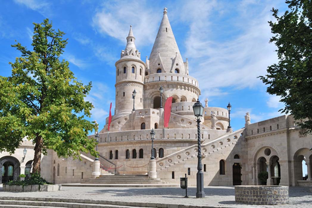 https://mdw-travel-data-us-east-1.s3.amazonaws.com/img/country/Hungary/Fishermans-Bastion/img_02.jpg
