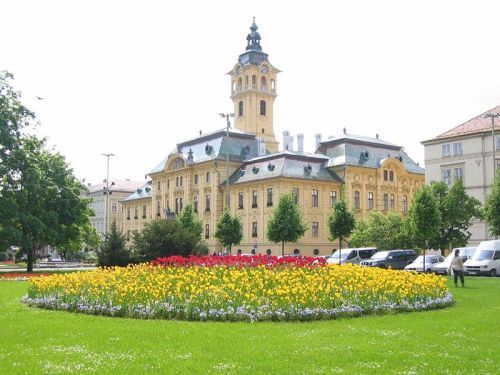 https://mdw-travel-data-us-east-1.s3.amazonaws.com/img/country/Hungary/Fonix-Hall/img_02.jpg