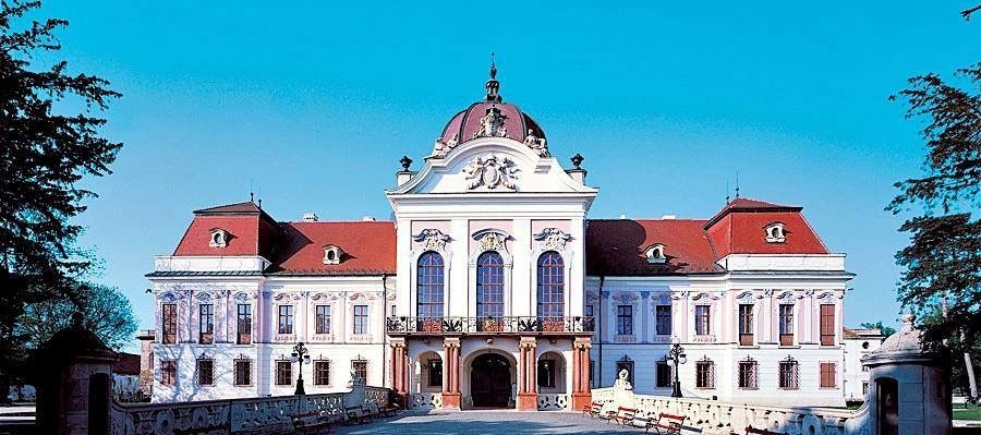 https://mdw-travel-data-us-east-1.s3.amazonaws.com/img/country/Hungary/Grassalkovich-Palace/img_00.jpg