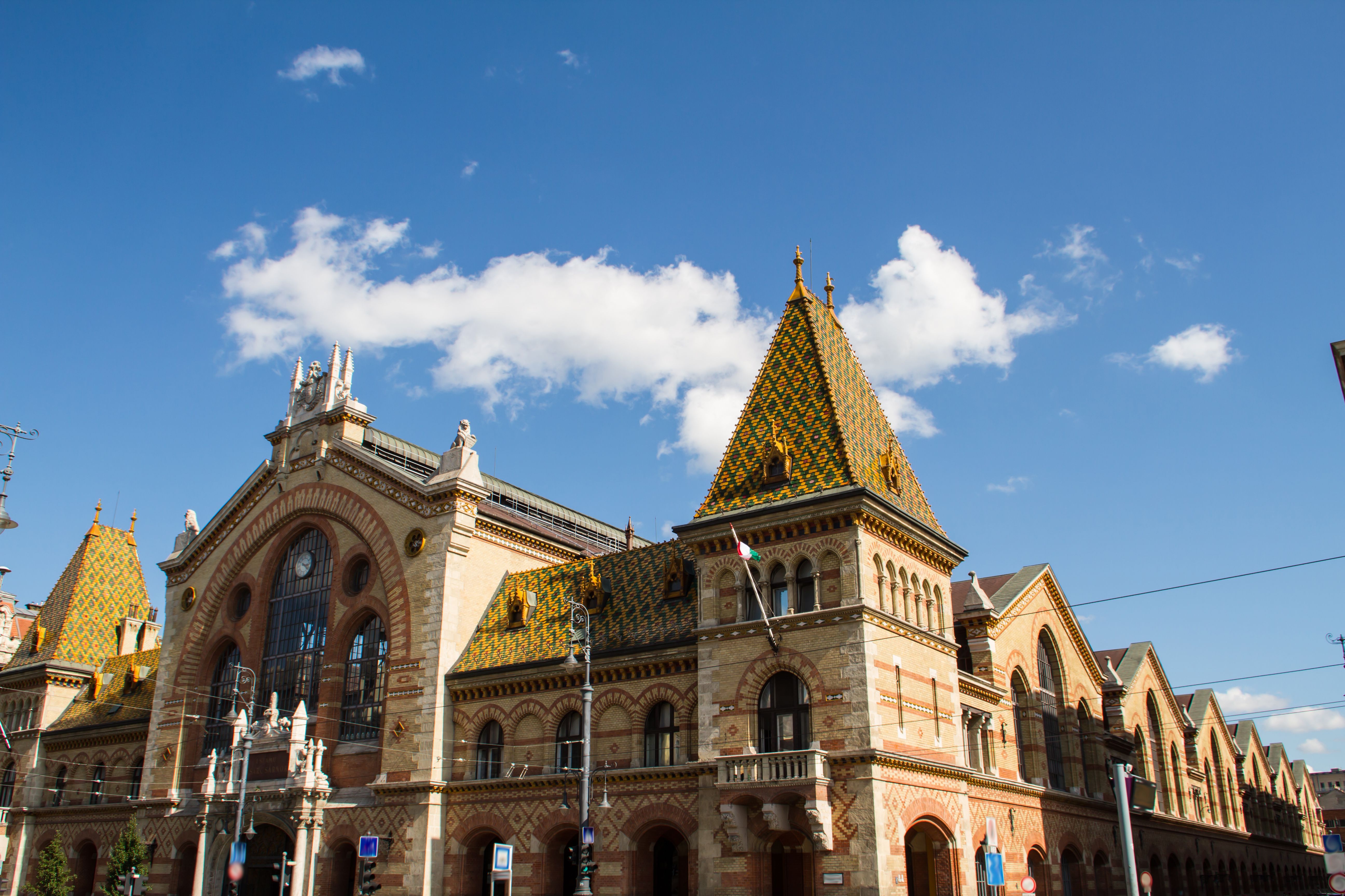 https://mdw-travel-data-us-east-1.s3.amazonaws.com/img/country/Hungary/Great-Market-Hall/img_02.jpg
