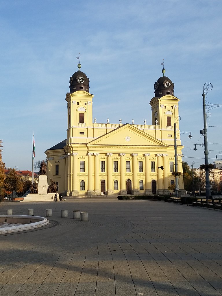 https://mdw-travel-data-us-east-1.s3.amazonaws.com/img/country/Hungary/Great-Reformed-Church-of-Debrecen/img_02.jpg