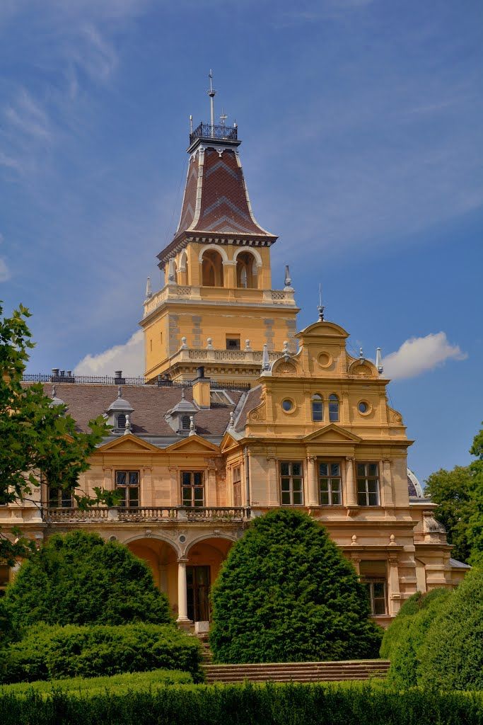 https://mdw-travel-data-us-east-1.s3.amazonaws.com/img/country/Hungary/Gyongyos-Historical-Center/img_04.jpg