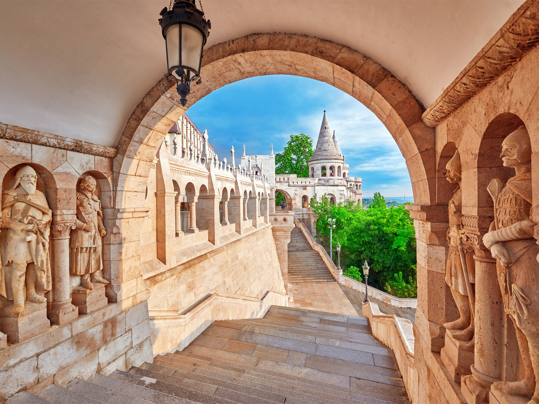 https://mdw-travel-data-us-east-1.s3.amazonaws.com/img/country/Hungary/Gyulaj-Castle/img_02.jpg