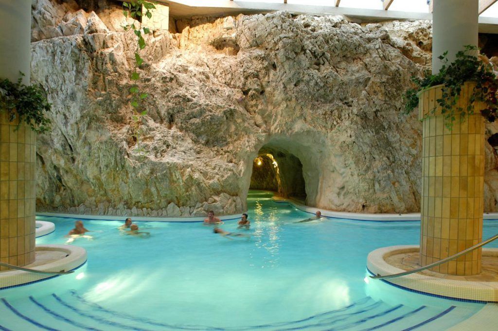 https://mdw-travel-data-us-east-1.s3.amazonaws.com/img/country/Hungary/Harkany-Thermal-Bath/img_01.jpg